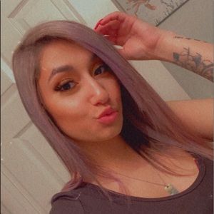 Meet your Posher, Anissa